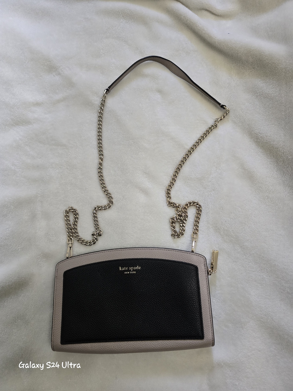 KATE SPADE  Black and Light Taupe Leather Chain Crossbody